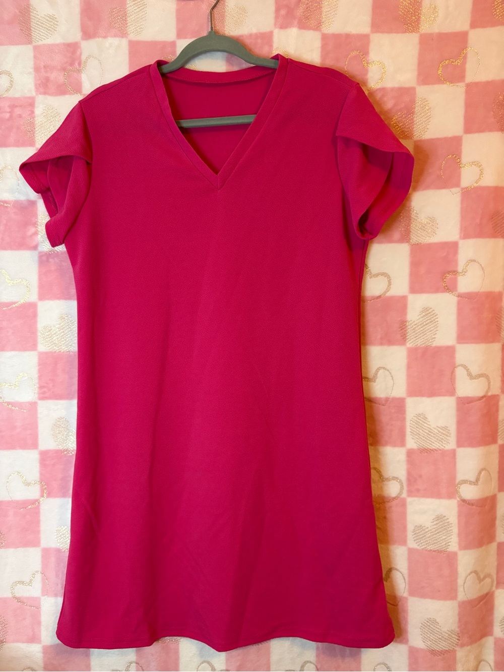 V-Neck Short Sleeve Women's dress in Fuchsia